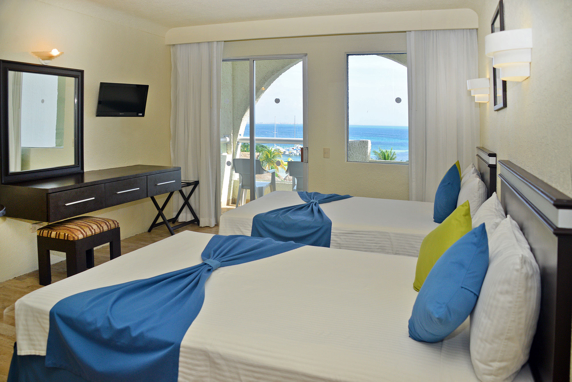 Aquamarina Beach Hotel Cancún Eksteriør bilde